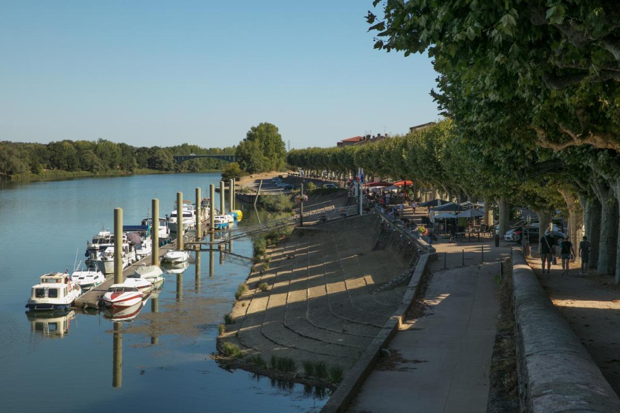 Spacieux Appartement, A-Mi-Chemin, Au Coeur De Tournus Kültér fotó