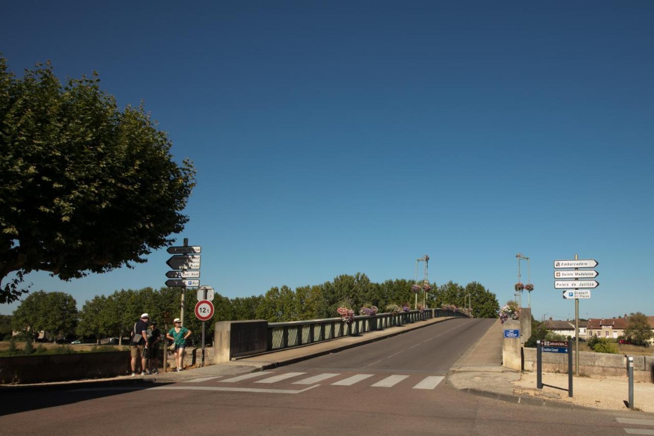 Spacieux Appartement, A-Mi-Chemin, Au Coeur De Tournus Kültér fotó